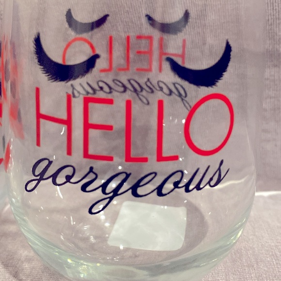 NEW Lot of 2x Wine Glasses - “Shoe Lover” & “Hello Gorgeous” - Red & Black - Picture 5 of 10